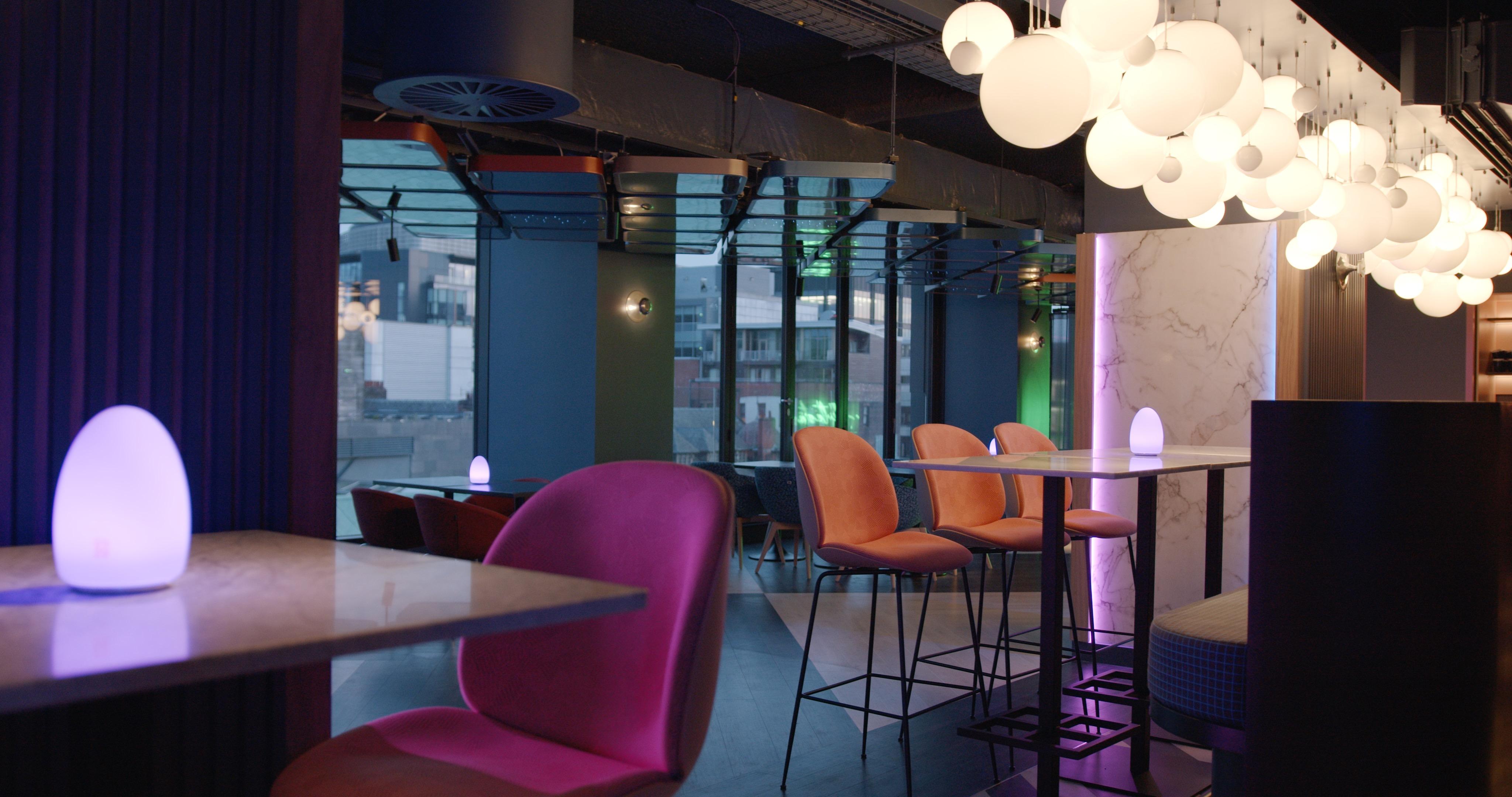 Yotel Glasgow Exterior foto Interior of the bar