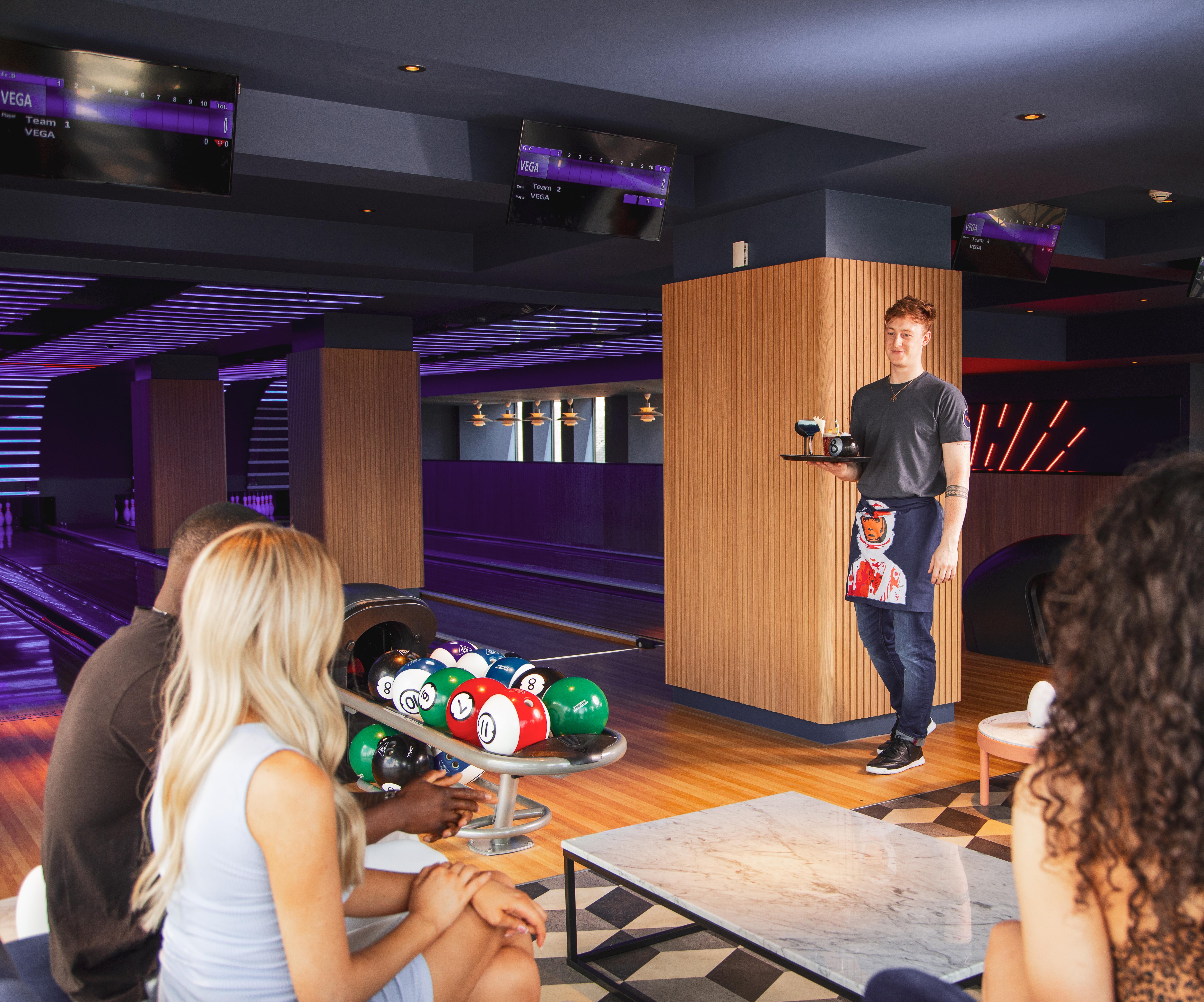 Yotel Glasgow Exterior foto Bowling alley in Las Vegas
